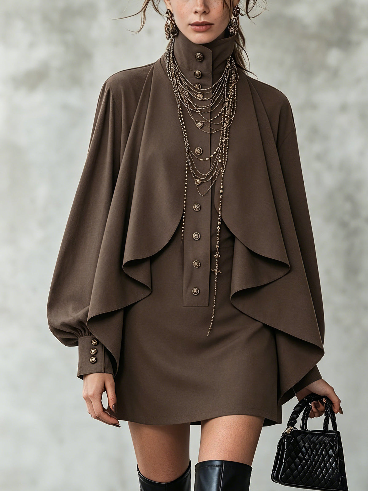 Alba | Vestido chocolate con capa