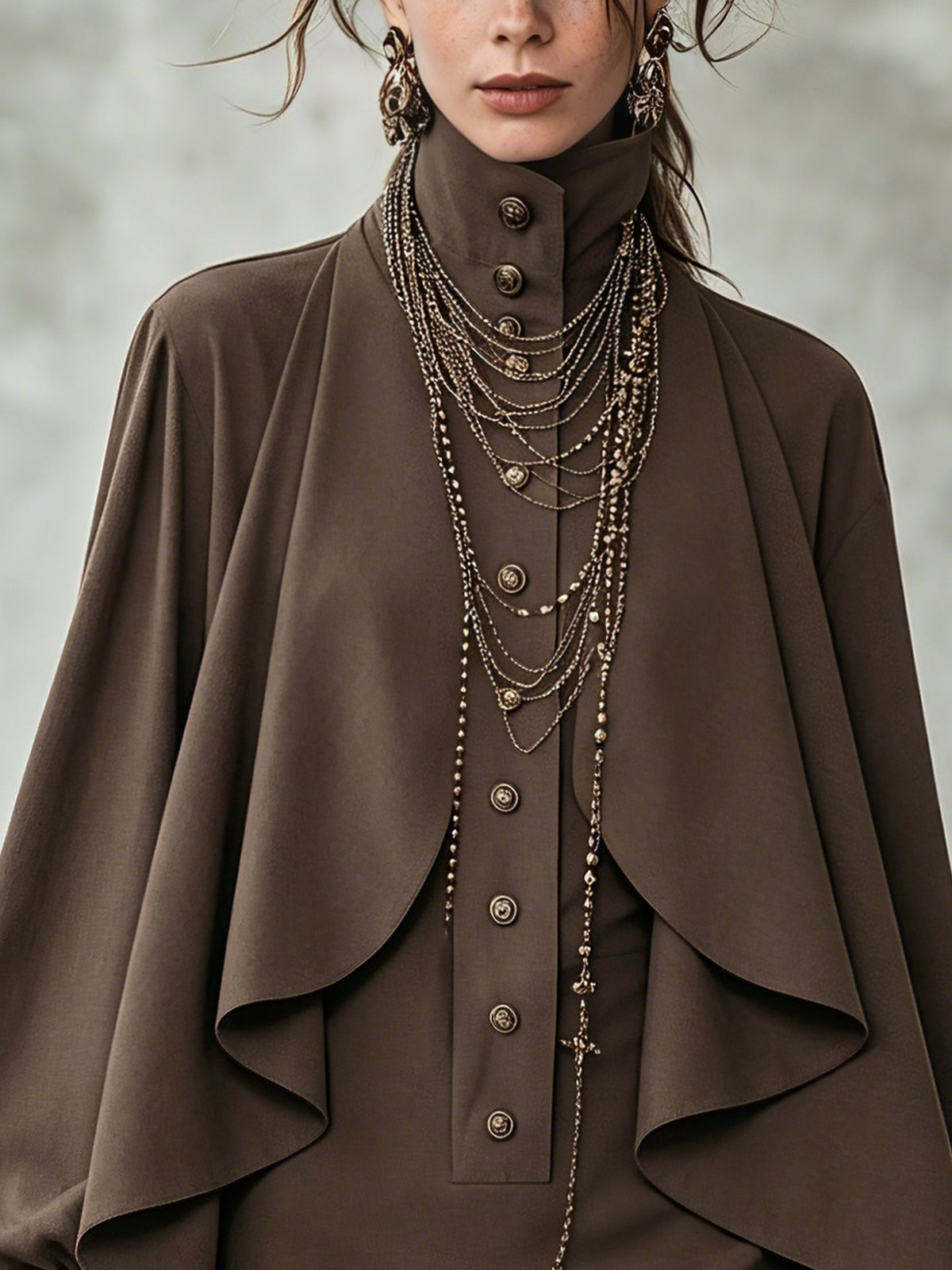 Alba | Vestido chocolate con capa
